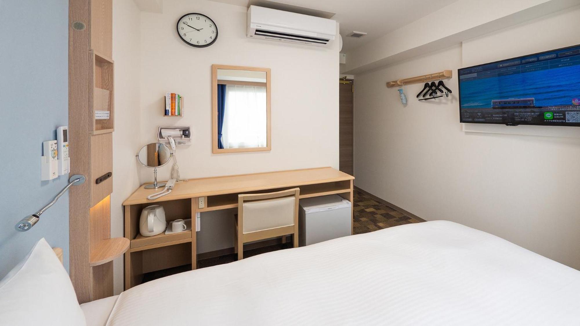 Toyoko Inn Chigasaki Shiyakusho Стая снимка